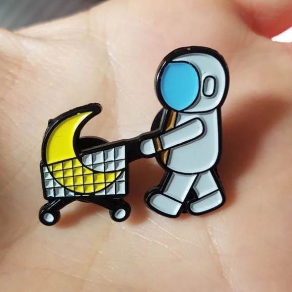 Jewelry - *2 for $13* Moon Shopping Astronaut Pin